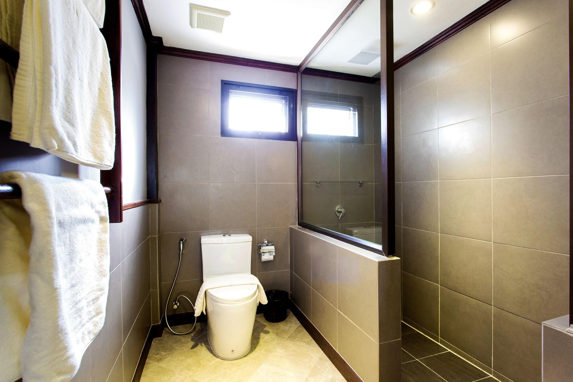 Naiya Buree Boutique Resort Nai Harn Esterno foto